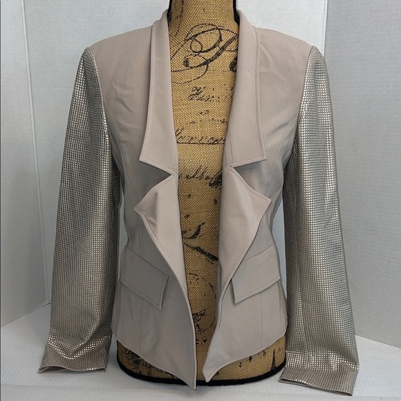 ST JOHN CREAM BLAZER WITH STUDDED SLEEVES 6 - Picture 1 of 16